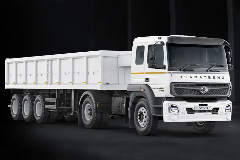 BharatBenz 5528T 4x2 Front Right Side