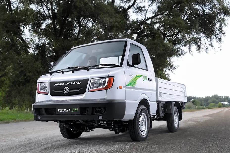 Ashok Leyland Dost CNG Left Front Three Quarter