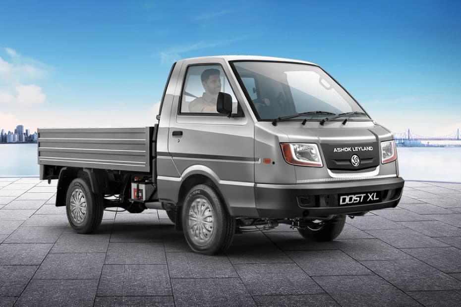 Ashok Leyland Dost XL Right Front Three Quarter