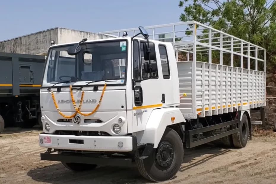 Ashok Leyland Ecomet Star 1915 Front Left Side