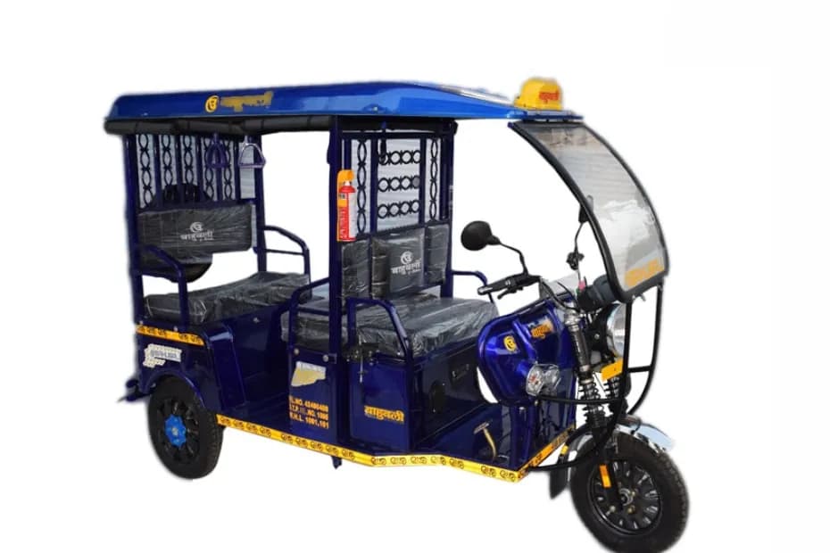 Bahubali Plus E Rickshaw Right Side