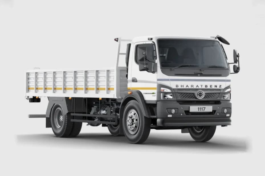 BharatBenz 1117R Front Right Side