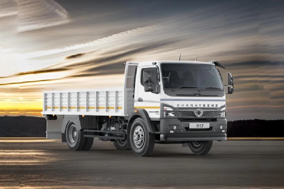 BharatBenz 1117R Right Front Three Quarter