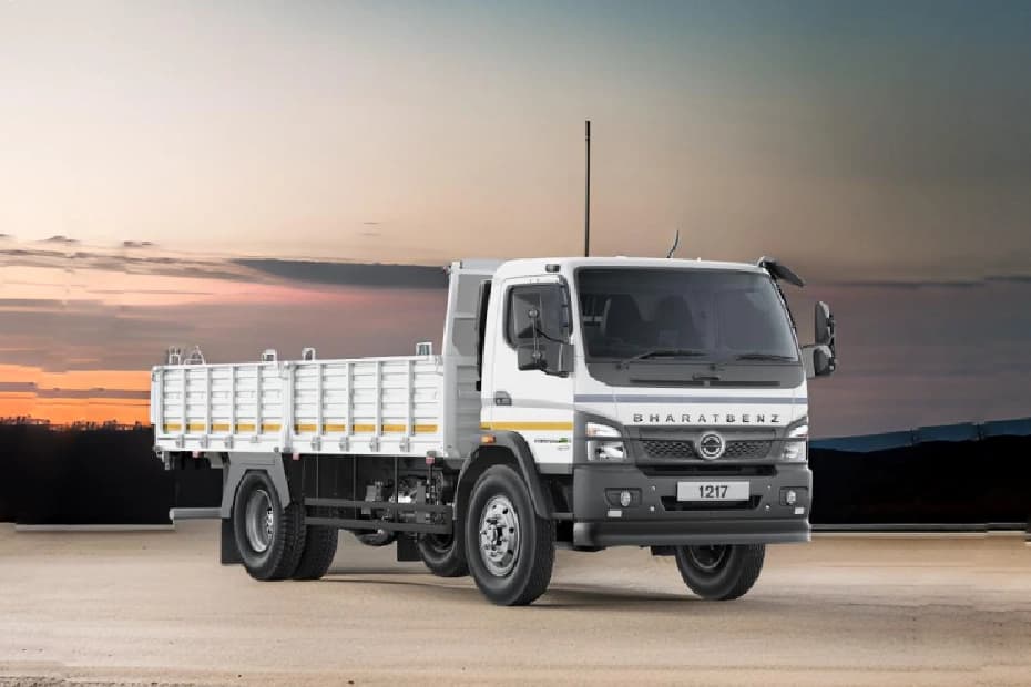 BharatBenz 1217R Right Front Three Quarter