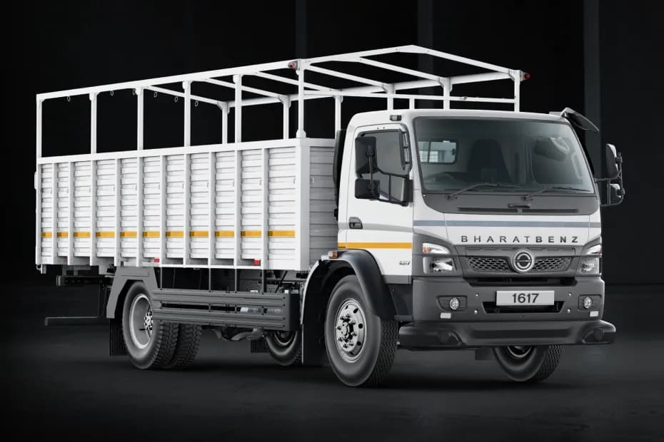 BharatBenz 1617RD Front Right Side