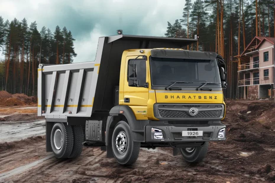 BharatBenz 1926C Tipper Front Right Side