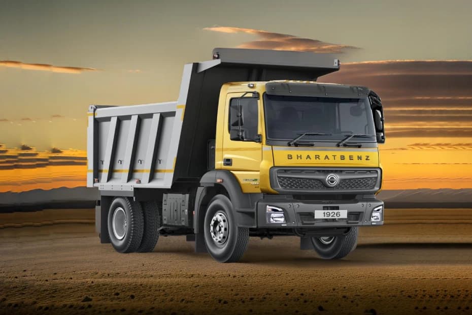 BharatBenz 1926C Right Front Three Quarter