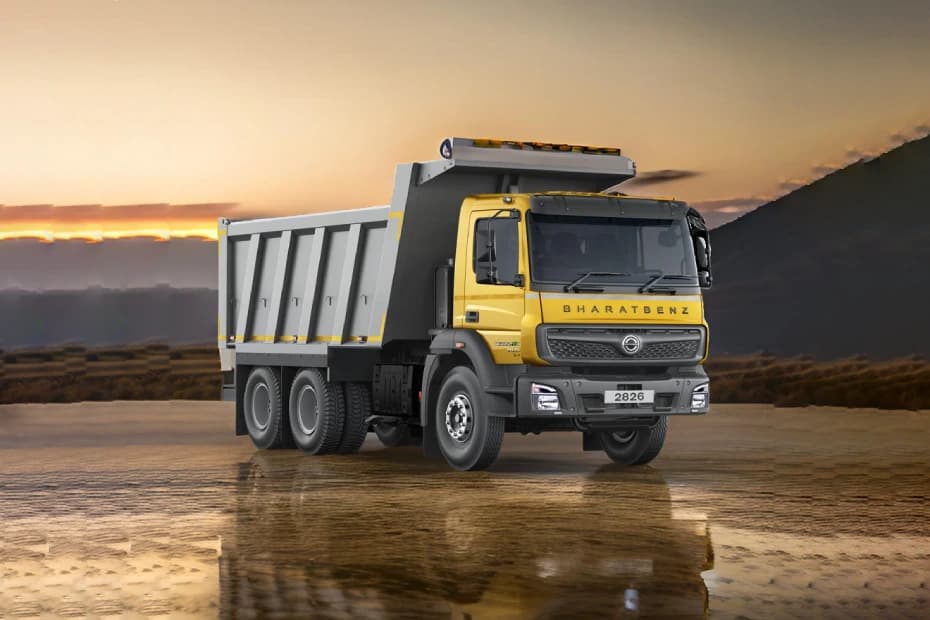 BharatBenz 2826C Right Front Three Quarter