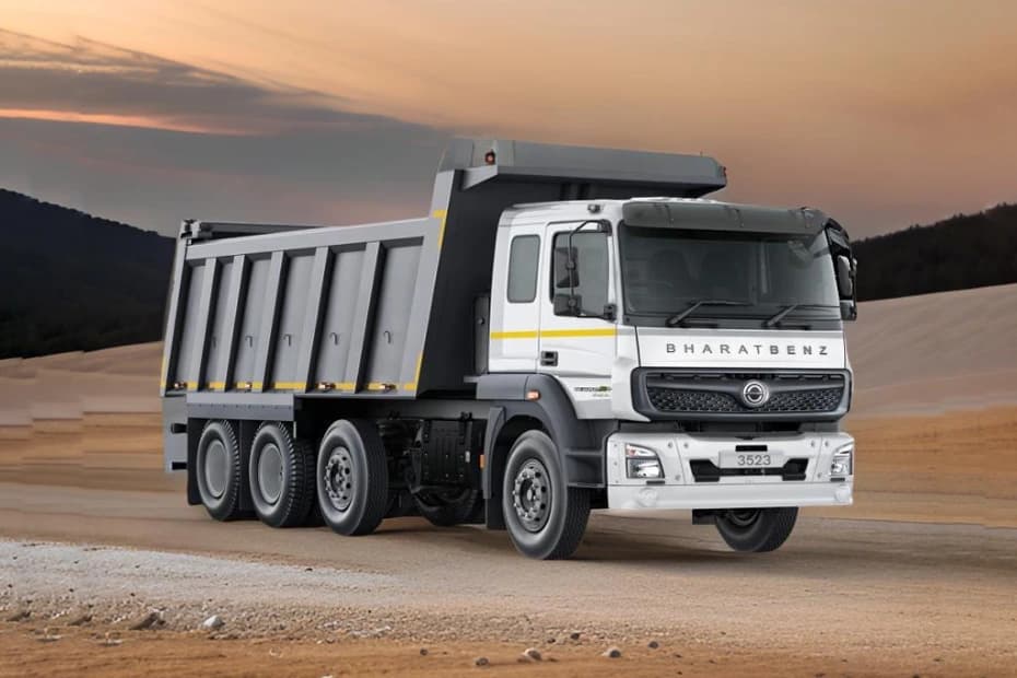 BharatBenz 3523RT Right Front Three Quarter