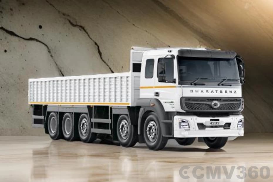 BharatBenz 4232R Right Front Three Quarter