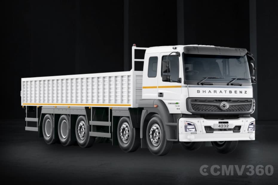 BharatBenz 4232R Right Front Three Quarter