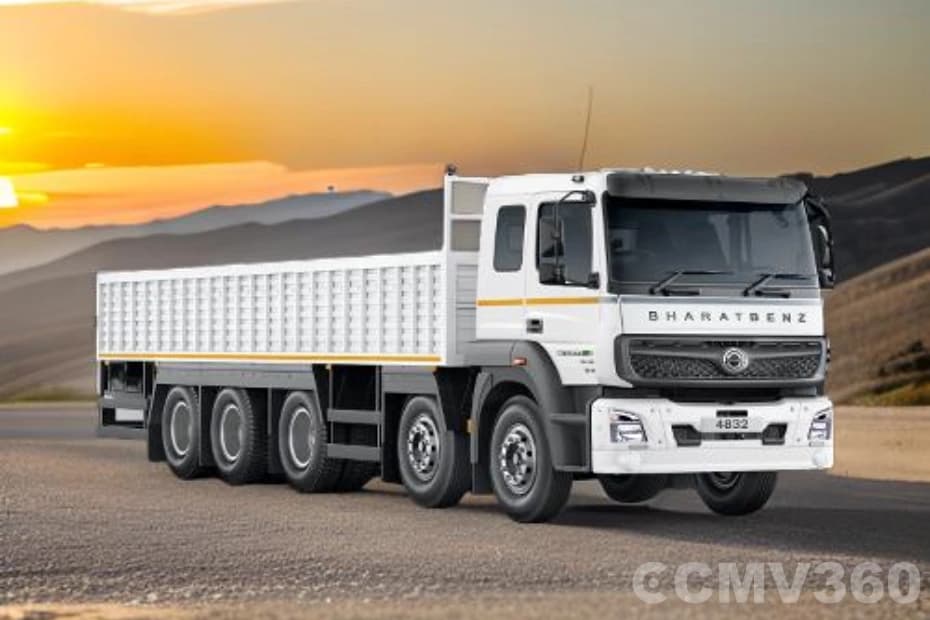 BharatBenz 4832R Right Front Three Quarter