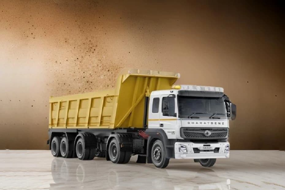 BharatBenz 5432T Right Front Three Quarter