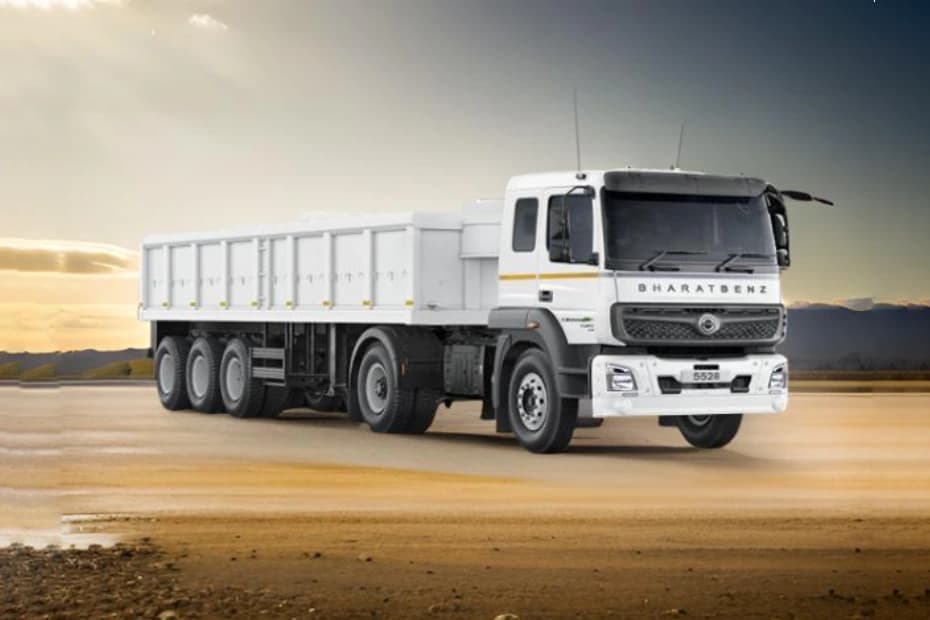 BharatBenz 5528T 4x2 Right Front Three Quarter