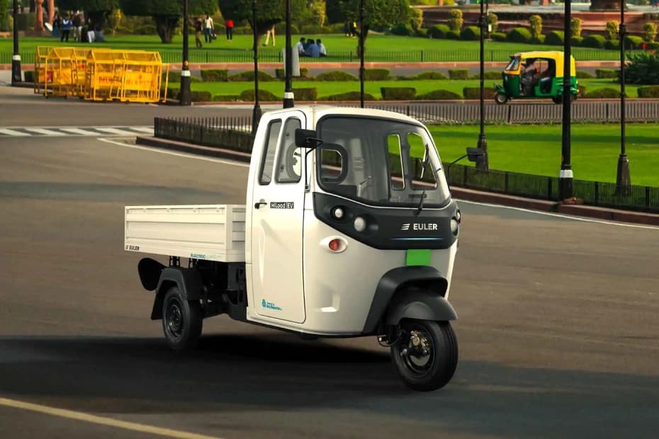 Euler Motors HiLoad EV Right Front Three Quarter