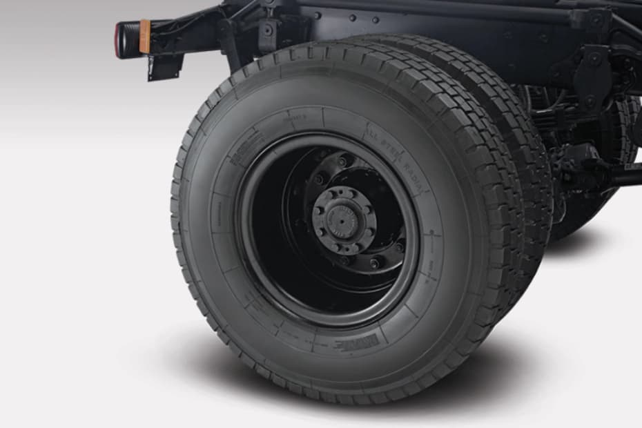 Mahindra Blazo X 28 Radial tyres