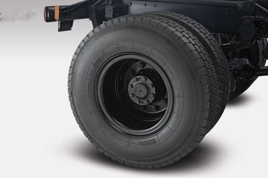 Mahindra Blazo X 28 Tipper Rear Tyres