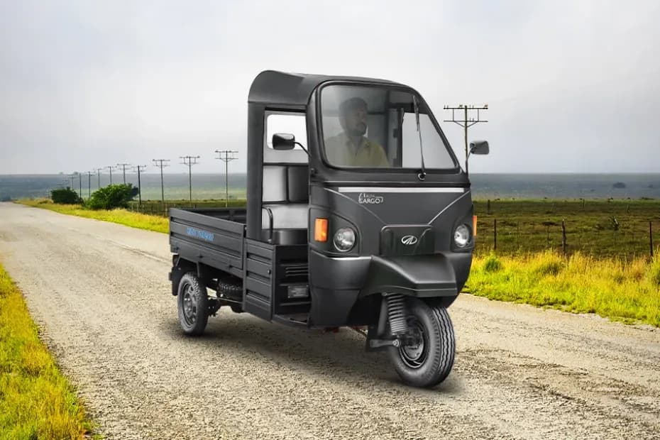 Mahindra E Alfa Cargo Black Front Right Side