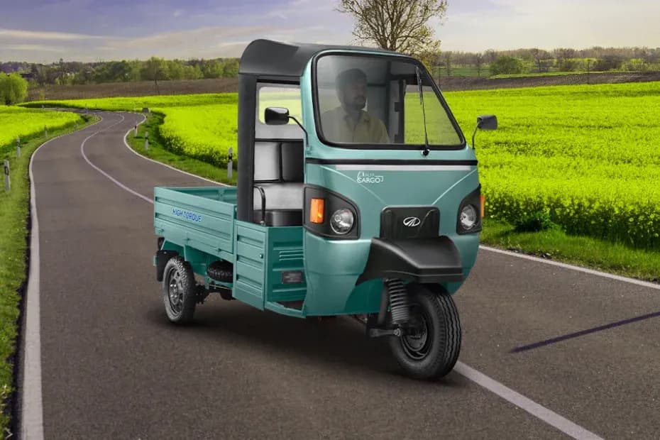 Mahindra E Alfa Cargo Green Front Right Side