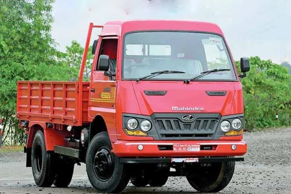 Mahindra Loadking Optimo Right Front Three Quarter