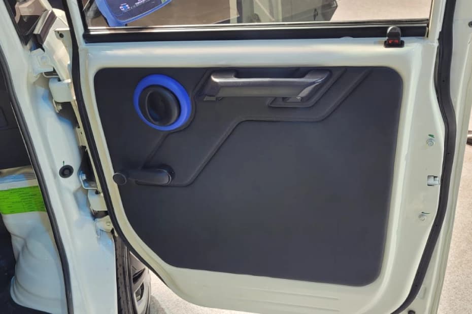 Mahindra ZEO Door View