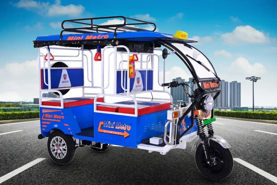 Mini Metro E Rickshaw Front Right Side