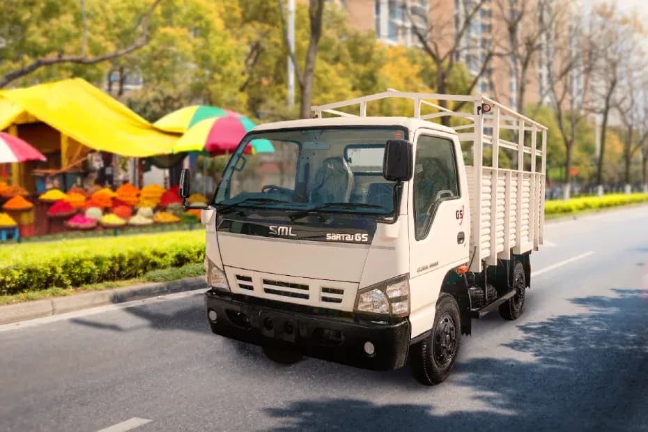 SML Isuzu Sartaj 5252 CNG Front Left Side