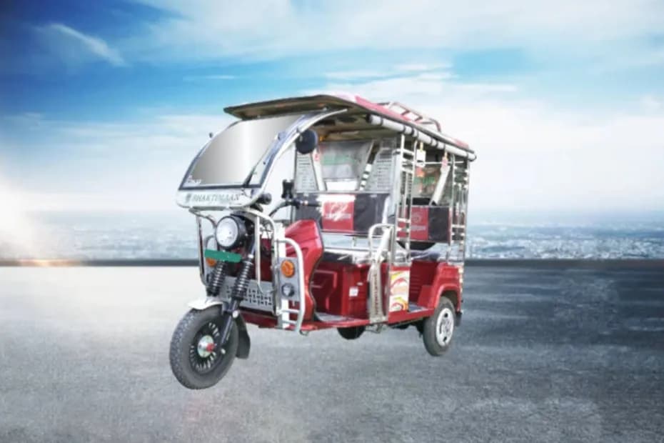 Shaktimaan 10 SS E-Rickshaw Front Left Side