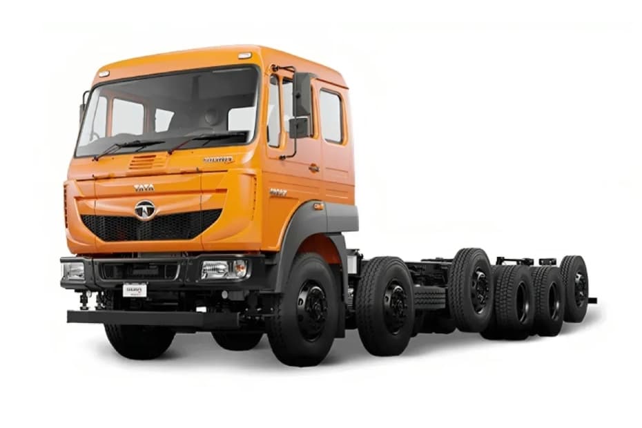 Tata Signa 4930.T Front Left Side