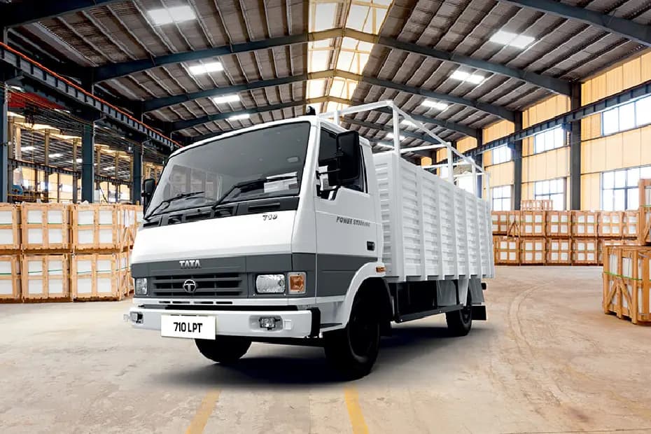 Tata 710 LPT Left Front Three Quarter