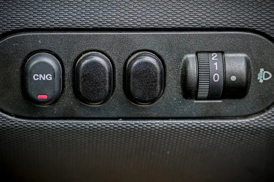 Tata Intra V20 Gold Switch