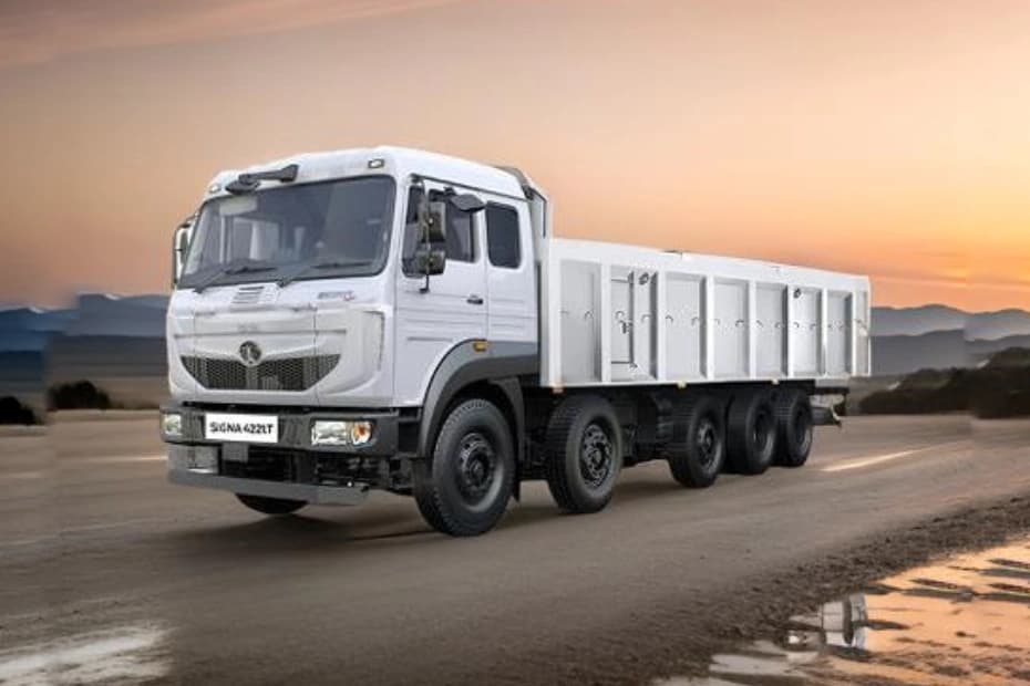 Tata Signa 4221.T Left Front Three Quarter