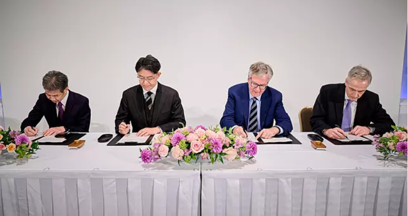 Daimler, MFTBC, Hino, and Toyota Sign Agreement on Hydrogen and Carbon Neutrality