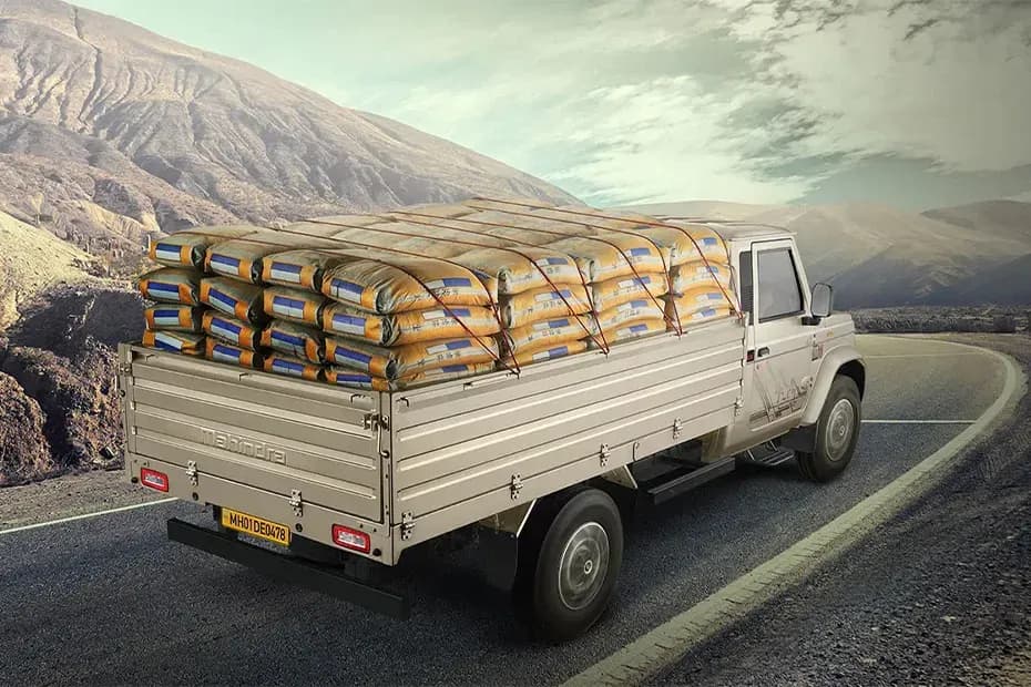 Mahindra Bolero Maxx Pik-Up HD Right Rear Three Quarter Mahindra Bolero Maxx Pik-Up HD Right Rear Three Quarter