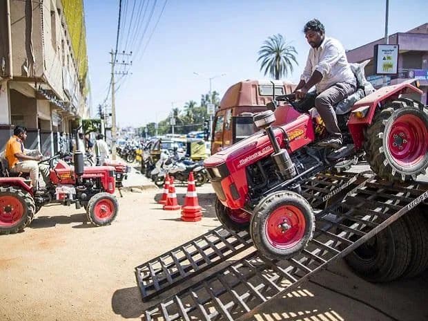 Tractor Sales Statistics in India from F.Y. 2017 to F.Y. 2022 cmv360.jpg