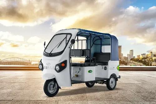 Kinetic Safar Smart Kinetic Safar Smart