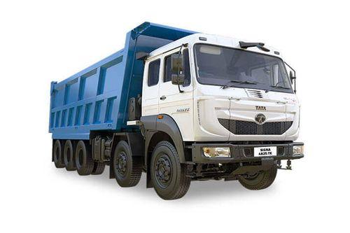 Tata Signa 4825.TK Front Right Side Tata Signa 4825.TK Front Right Side