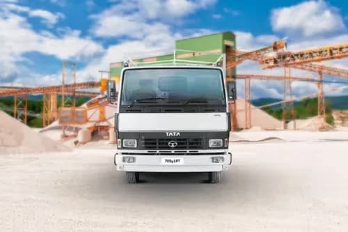 Tata 709g LPT Front View Tata 709g LPT Front View