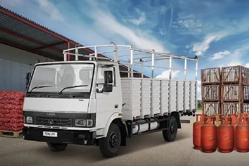 Tata 709g LPT Left Front Three Quarter Tata 709g LPT Left Front Three Quarter