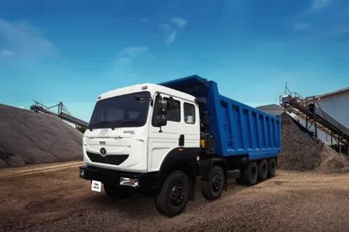 Tata Signa 4825.TK Left Front Three Quarter Tata Signa 4825.TK Left Front Three Quarter