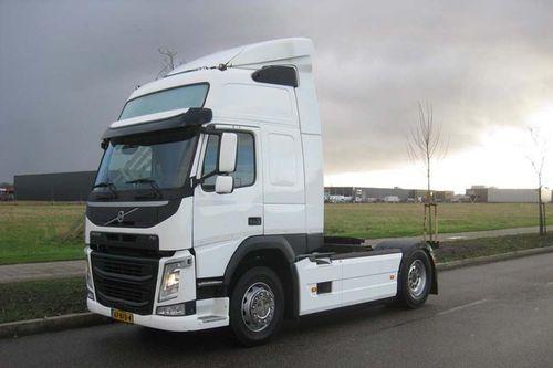 Volvo FM 420 4x2 Front Left Side Volvo FM 420 4x2 Front Left Side