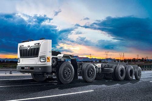 Mahindra Blazo X Haulage 42 Pusher Axle Left Front Three Quarter Mahindra Blazo X Haulage 42 Pusher Axle Left Front Three Quarter