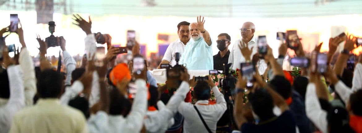 surat-pm-event-29top.jpg