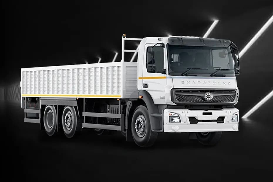 BharatBenz 3123R Front Right Side