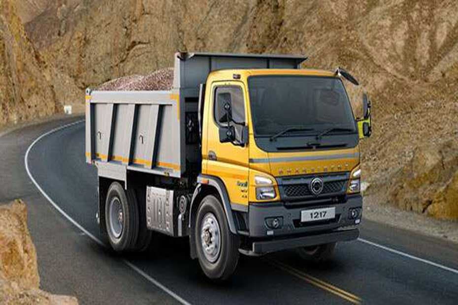 BharatBenz 1217C Front Right Side
