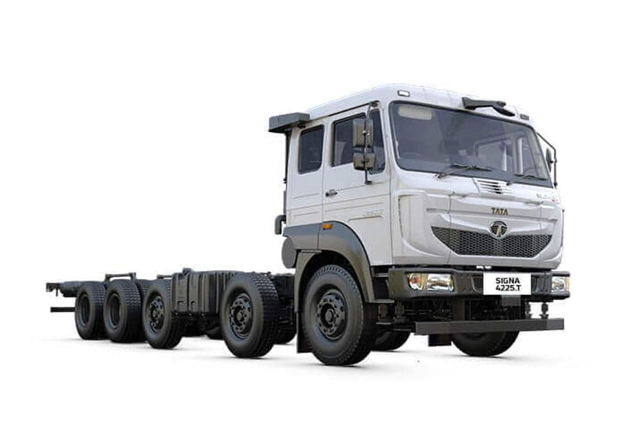 Tata SIGNA 4225.T Front Right Side