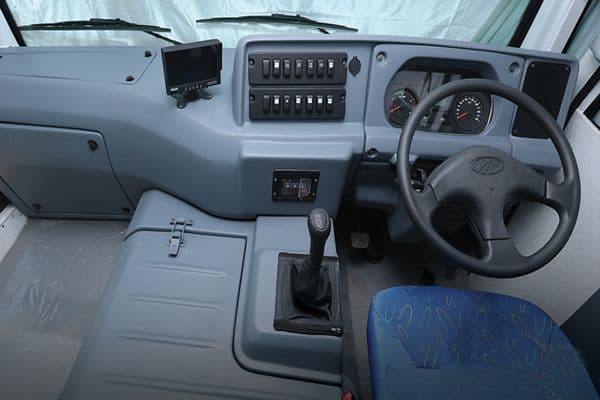 महिंद्रा क्रुझिओ स्टाफ बस 3800 महिंद्रा क्रुझिओ स्टाफ बस 3800