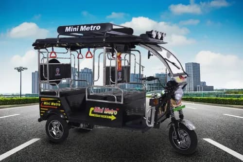 Mini Metro Gold SS Battery Operated E Rickshaw