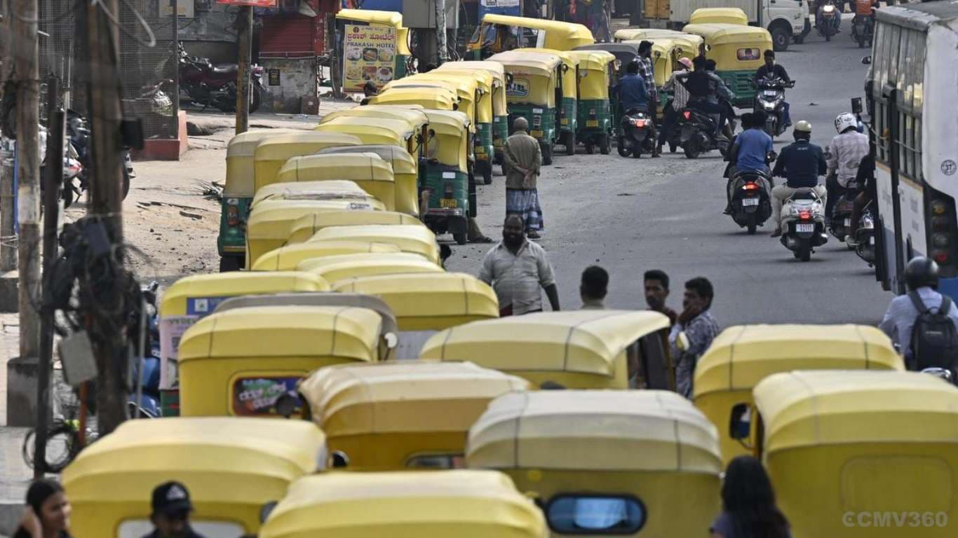 Auto LPG Shortage in Bengaluru Causes Long Queues and Protests Auto LPG Shortage in Bengaluru Causes Long Queues and Protests