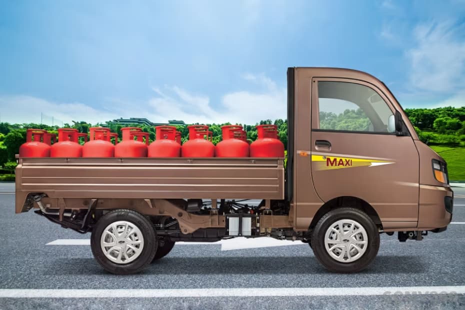 Mahindra Supro Profit Truck Maxi Right Side View Mahindra Supro Profit Truck Maxi Right Side View